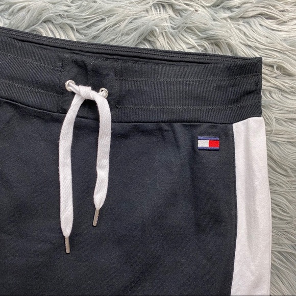 Tommy Hilfiger Sport Contrast Skirt - Picture 3 of 6
